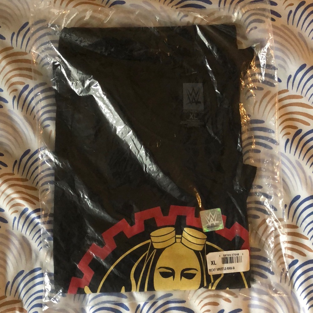 WWE Becky Lynch “WrestleMANia” Shirt size XL